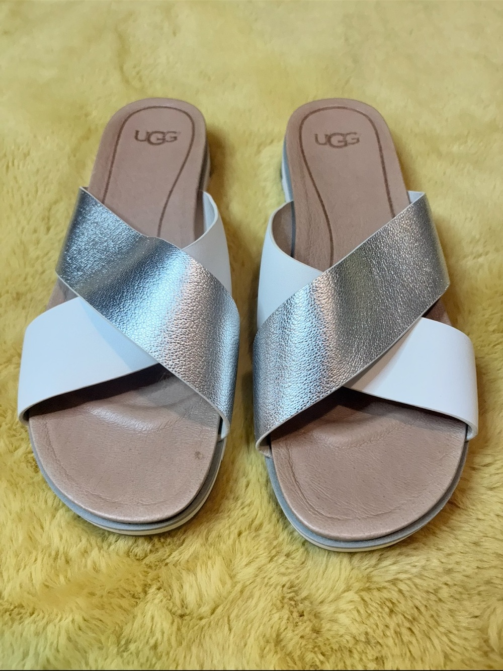 UGG Kari Cross Strap Slide Sandals White Silver Metallic Leather Size 9 (EU 40)